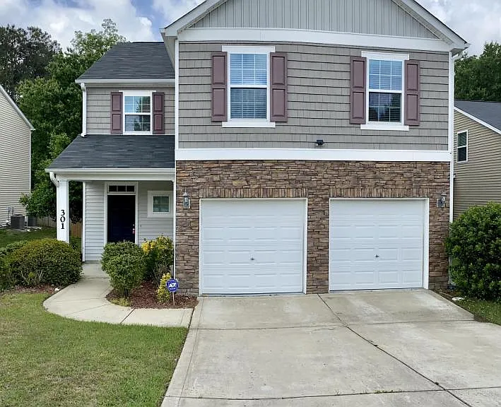 301 River Oak St — Photo 1