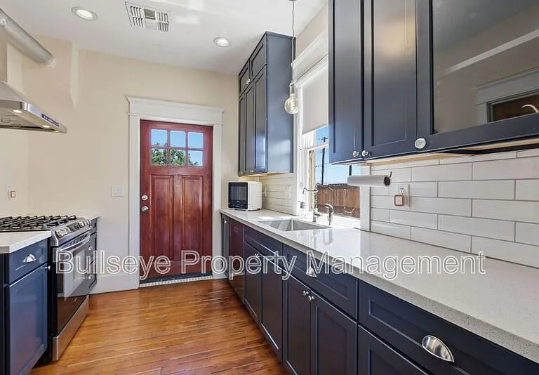 1238 E McKinley St — Photo 14