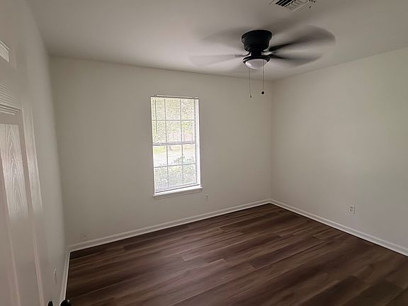 2nd image of 2601 Woodvale Ln