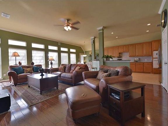 5th image of 1623 Highland Oaks Dr