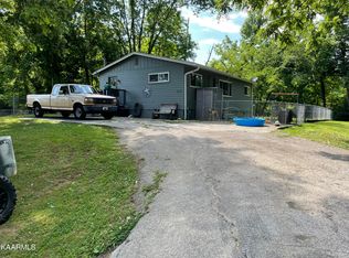 315 Barnett Cir, Harriman, TN 37748