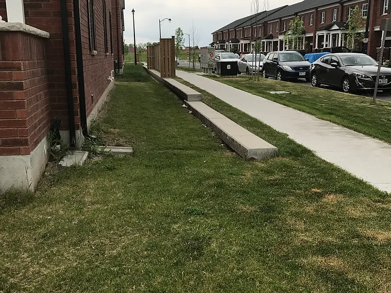 784 Banks Cres — Photo 15