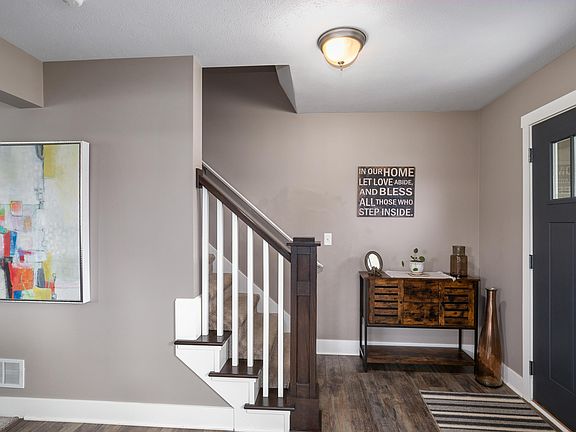 4th image of 6877 Madrone Dr