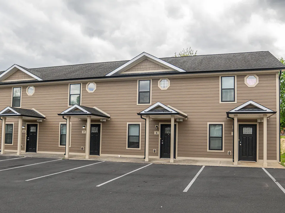 Creekside Village