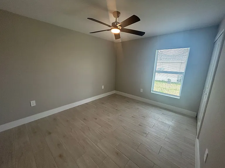2524 NE 1st Pl — Photo 13