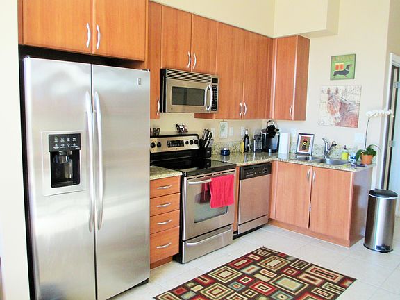 4th image of 801 S Olive Ave Unit 203