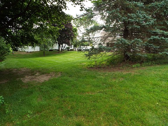 Private grass court area