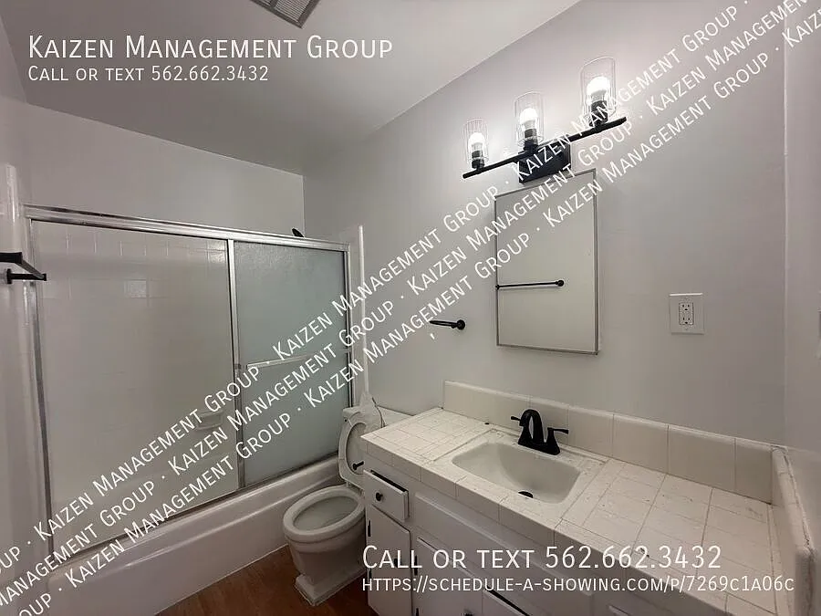 Renovated Top floor Corner w/AC, Private 2-Car Garage, and All Appliances included. — Photo 3