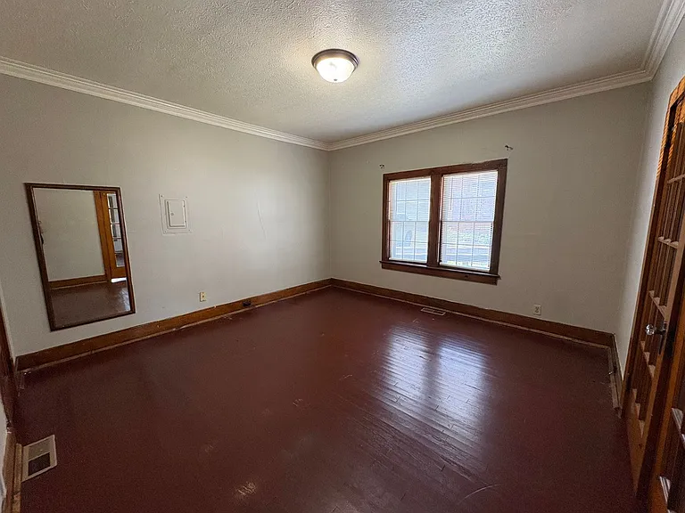 1338 College St — Photo 7