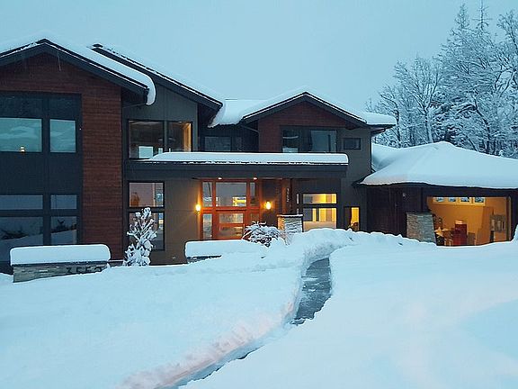 3rd image of 3552 NE Harrison Dr