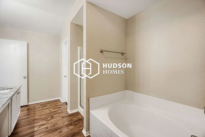 7406 Lake Front Trl — Photo 18