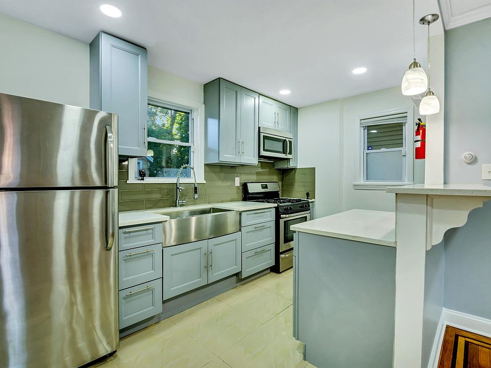 1st image of 3261 Lucerne St #D