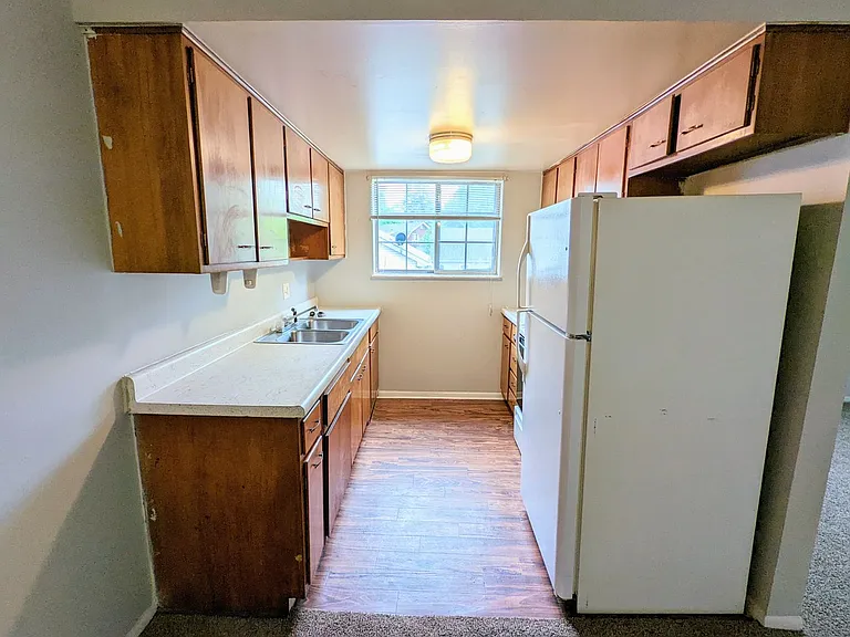 2430 Albany St — Photo 20