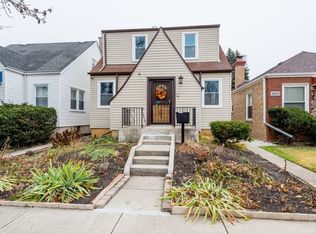 3807 N Paris Ave, Chicago, IL