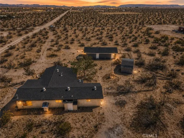 1754 Fortuna Ave, Landers, CA 92285
