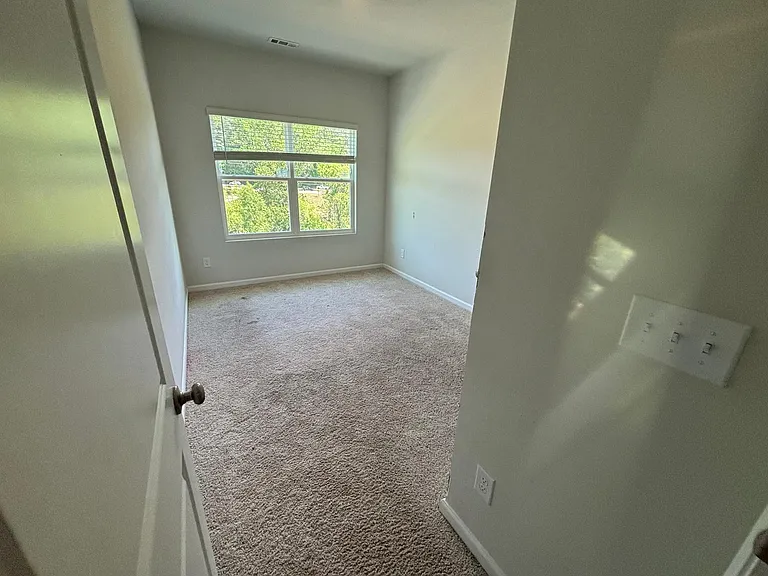 140 Fideaux Blvd — Photo 28