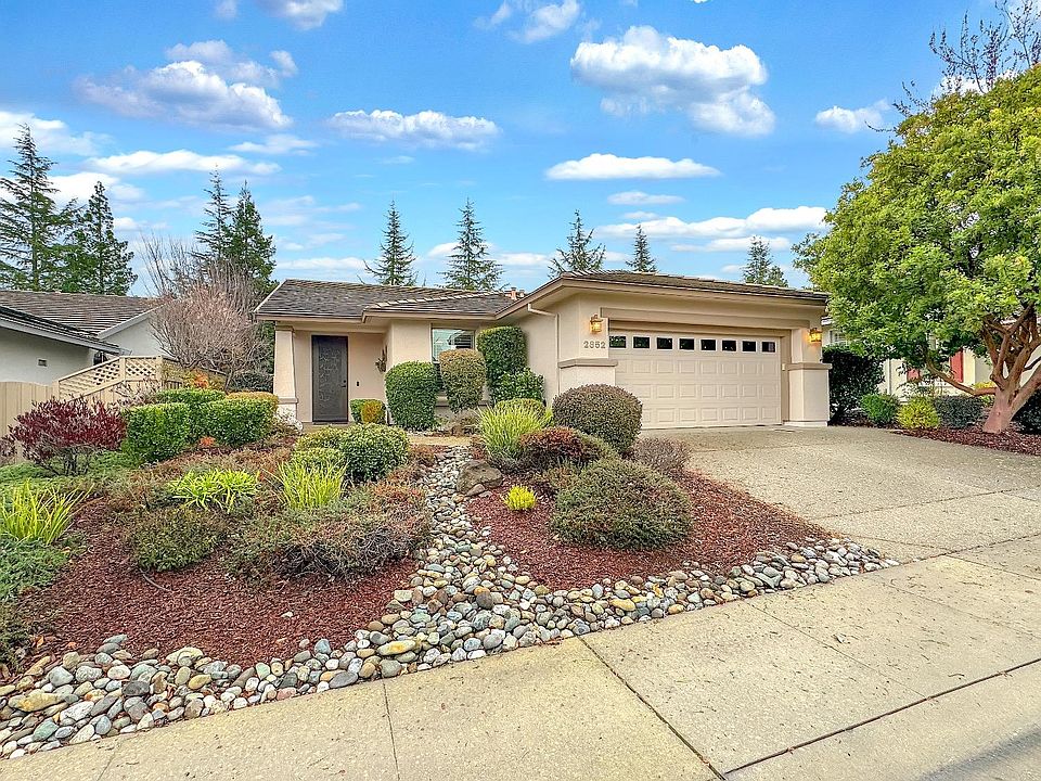 1st image of 2852 Blue Heron Loop
