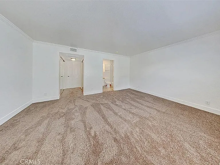 9144 Burnet Ave #32 — Photo 9