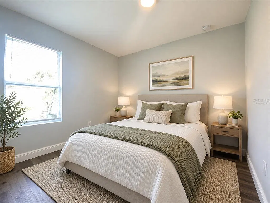 3 bed, 2.0 bath, 1005 sqft, $1,597 — Photo 4