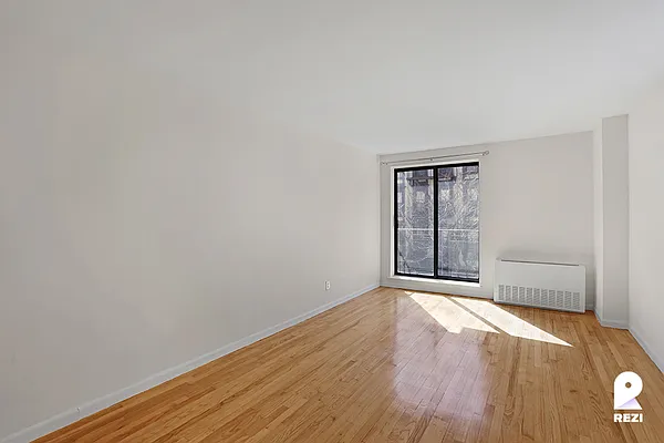 Rented by REZI | media 29