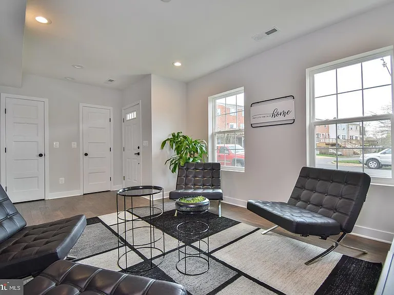 8276 Safarian Way — Photo 11