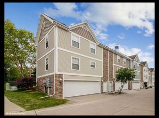1101 Redstone Ln, Pleasant Hill, IA 50327
