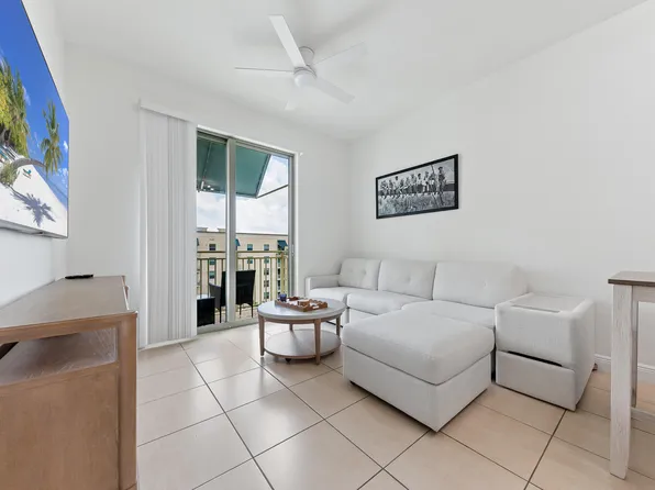 610 Clematis St APT 811, West Palm Beach, FL 33401