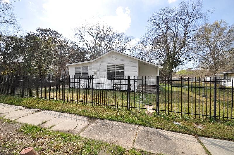 1st image of 515 N Main St