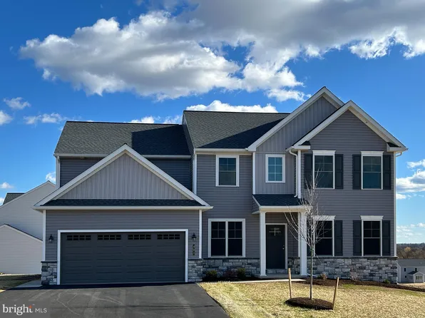 401 Sage Blvd, Middletown, PA 17057