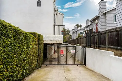 345 Avocado St #101B — Photo 3