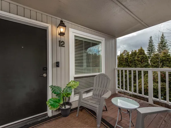 1439 NW Juniper St APT 12, Bend, OR 97703