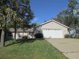 460 Oak View Meadow Ct, Amherst, WI 54406