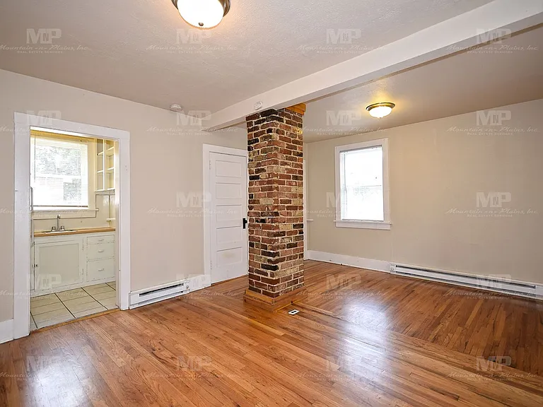 318 W Laurel St #B — Photo 3