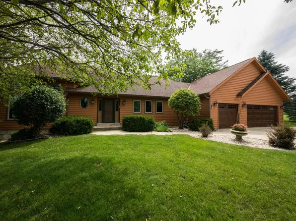 W237S9755 Par AVENUE, Big Bend, WI 53103