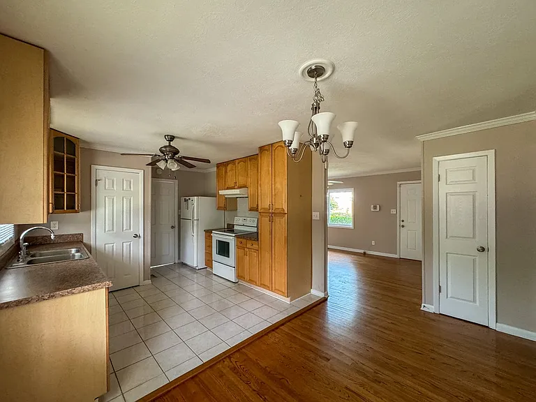 7228 Ainsley St — Photo 6