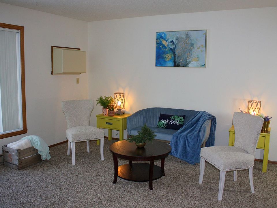 1st image of 1440-1454 E Gateway Cir #1444-15