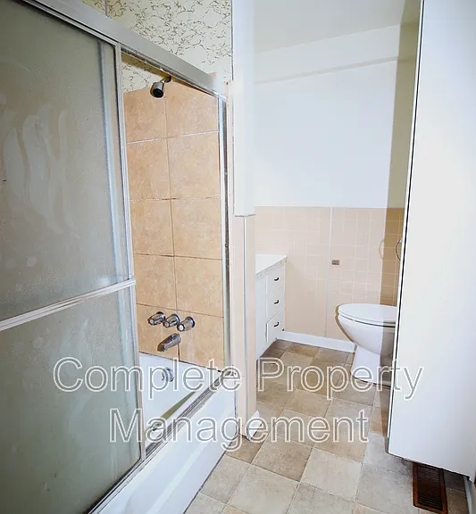 126 Front St — Photo 6