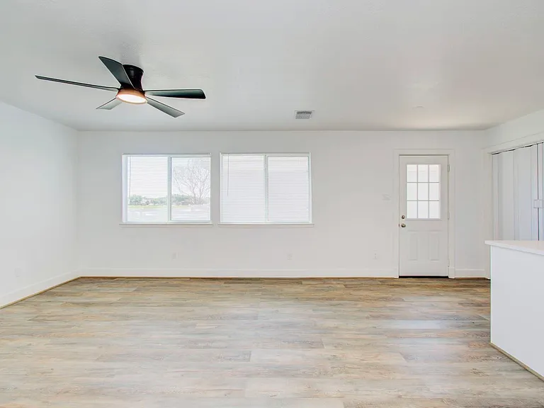 6117 Settlers Square Ln — Photo 9