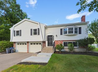 1 Garrison Dr, Plainville, MA 02762