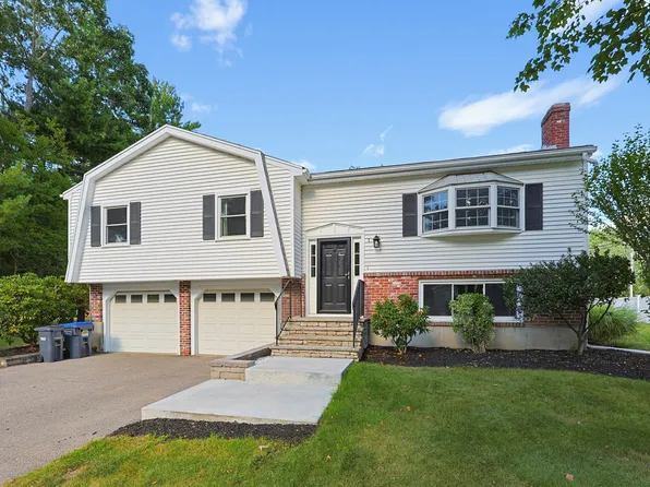 1 Garrison Dr, Plainville, MA 02762