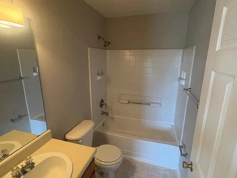 5863 Strathmoor Manor Cir — Photo 9