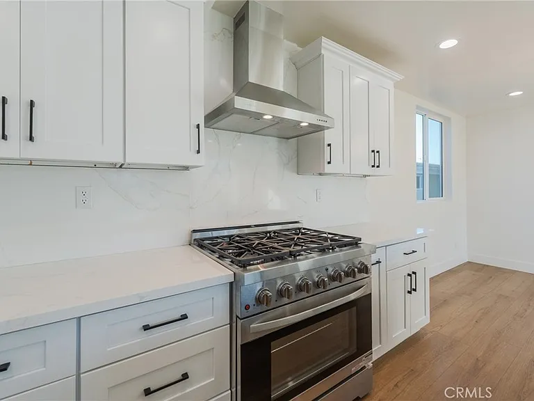 714 N Chestnut Ave — Photo 13