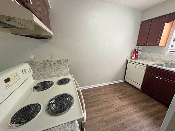 3rd image of 1862 Sylvan Ct