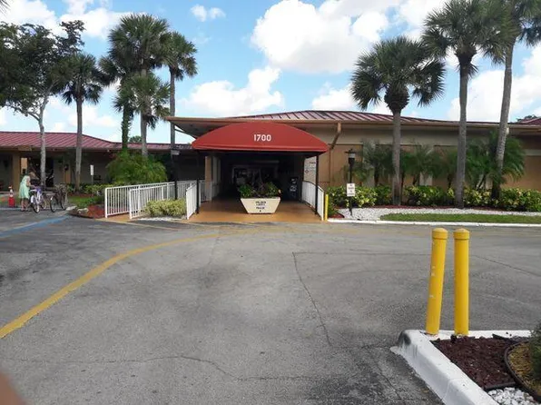 314 Lake Dora Dr, West Palm Beach, FL