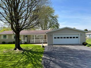 711 N Calhoun St, South Whitley, IN 46787