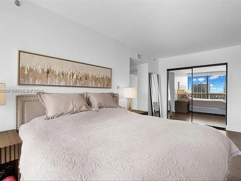 1000 W Island Blvd #2508 — Photo 18