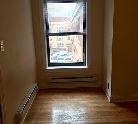 4th image of 815 W Cornelia Ave #108A