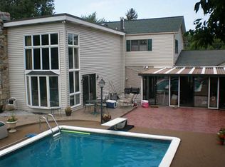 643 E Gore Rd, Erie, PA 16509