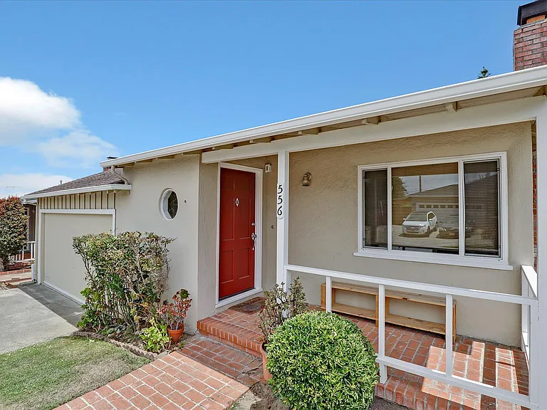 556 Anita Ln — Photo 11