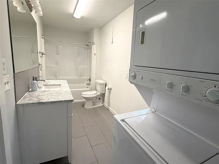 1126 Ryon St #A — Photo 5